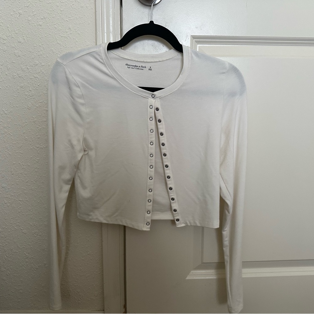 Abercrombie & Fitch White Buttoned Crop Long Sleeve